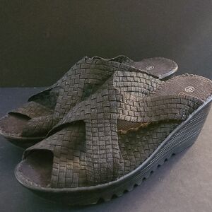 bernie mev. Black Woven Wedge Shoes Size 40